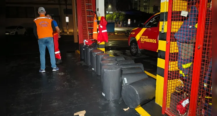 Bombeiros atendem 150 famílias atingidas por temporal em Ponta Grossa