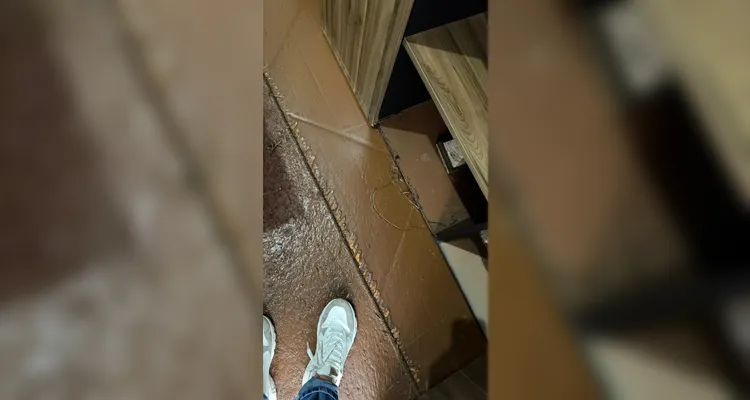 Temporal invade Zecel Supermercado e causa prejuízos em PG