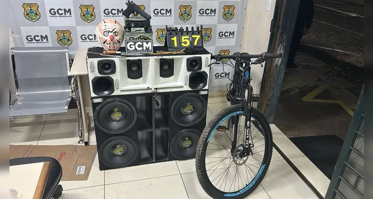 Apesar da tentativa de fuga, o homem foi preso e os objetos apreendidos