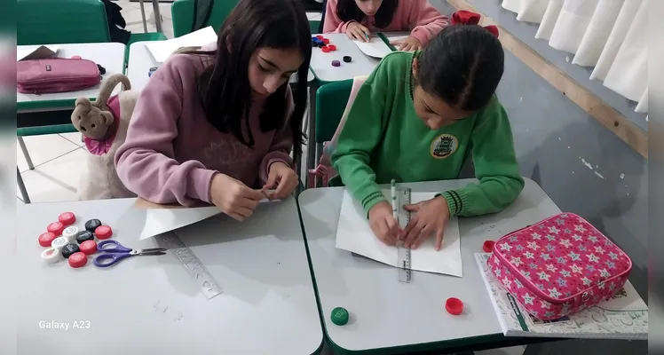 Confira a série de registros dos alunos em sala de aula.