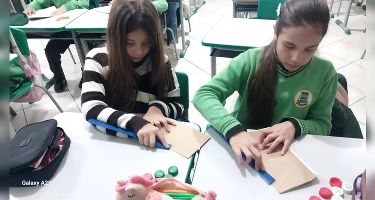 Confira a série de registros dos alunos em sala de aula.