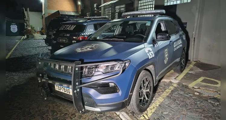 Corrida de aplicativo termina com prisão e apreensão de armas e drogas em PG