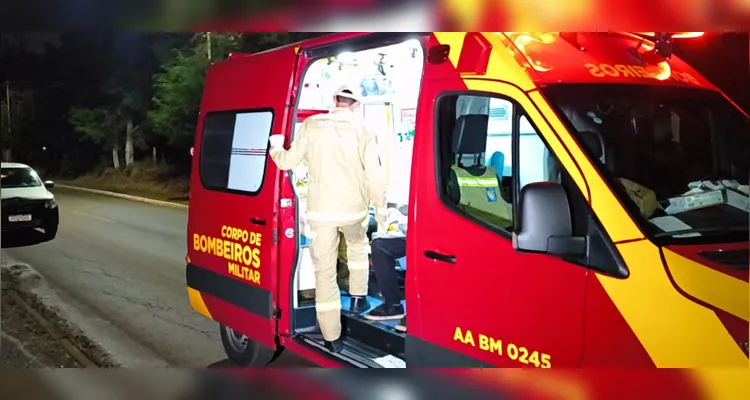 Motorista sem CNH capota carro e deixa dois feridos na região do Sabará, em PG