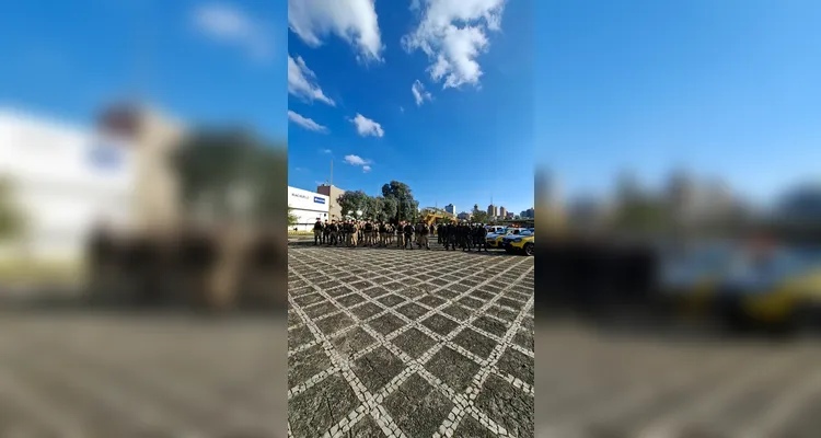 Operação policial aborda 84 pessoas e prende dois homens em PG