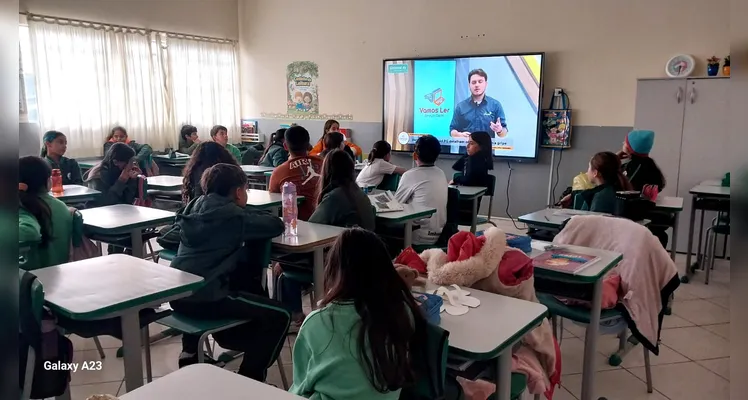 Veja os registros do trabalho em sala e da imunização das crianças.