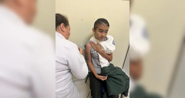 Veja os registros do trabalho em sala e da imunização das crianças.