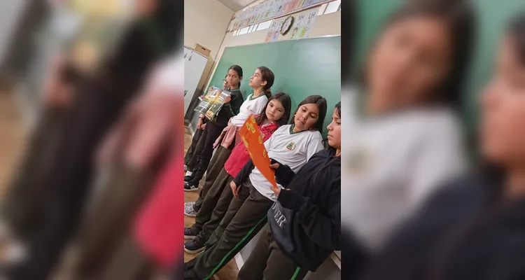 Confira a série de registros do amplo trabalho analógico e digital em sala de aula.