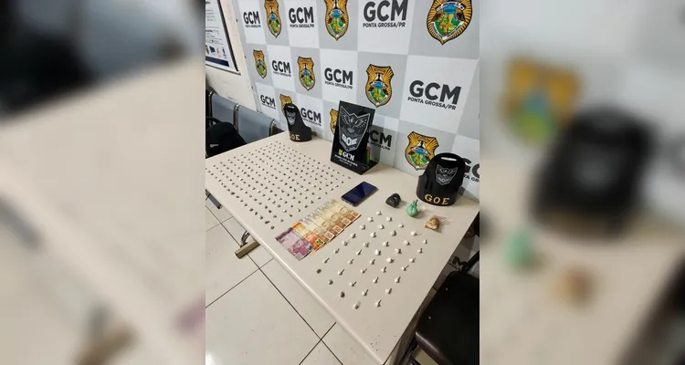 Dupla é presa com mais de 200 pedras de crack em Ponta Grossa