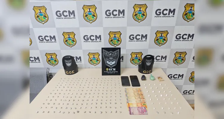 Dupla é presa com mais de 200 pedras de crack em Ponta Grossa