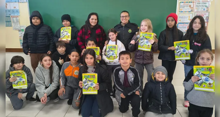 Os alunos aprenderam sobre tomada de decisões seguras, resistência a comportamentos de risco e a importância da parceria entre escola, família e Polícia Militar na formação cidadã.