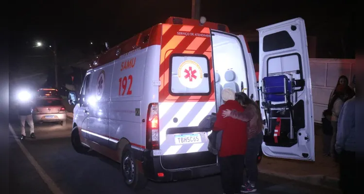 Curto-circuito provoca incêndio na Vila Leila Maria em Ponta Grossa