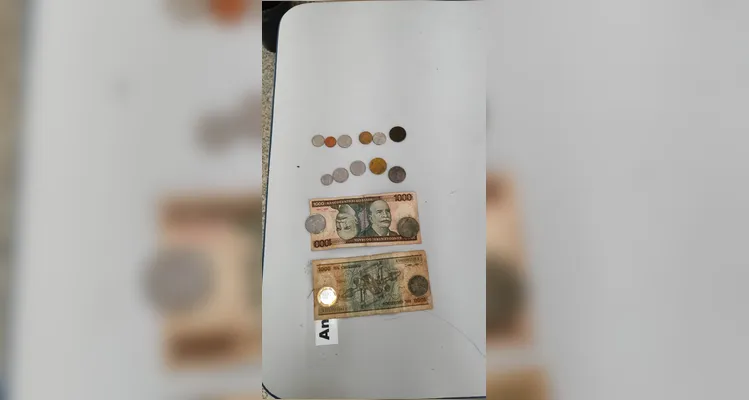 Confira as moedas e cédulas levadas pelos alunos à sala de aula.