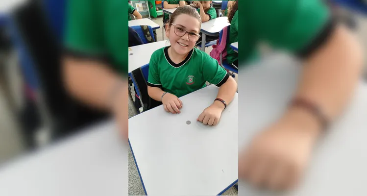 Confira as moedas e cédulas levadas pelos alunos à sala de aula.