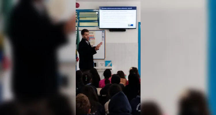 Confira os registros da importante conversa dos alunos com o convidado.