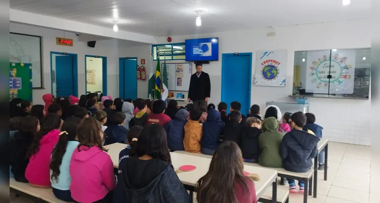 Confira os registros da importante conversa dos alunos com o convidado.
