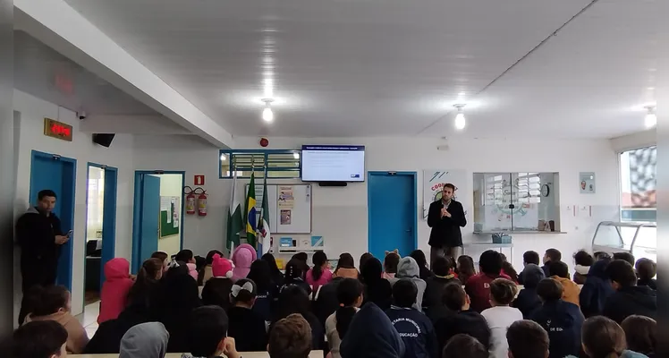 Confira os registros da importante conversa dos alunos com o convidado.