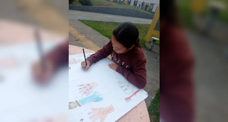 Veja a série de registros do diversificado trabalho realizado pelos educandos.