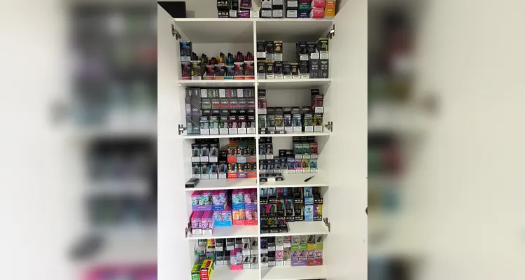 Operação prende três pessoas e apreende medicamentos em Castro