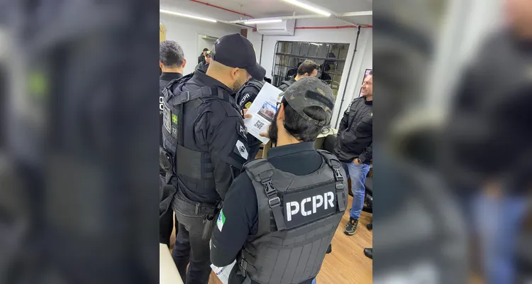 Operação prende três pessoas e apreende medicamentos em Castro
