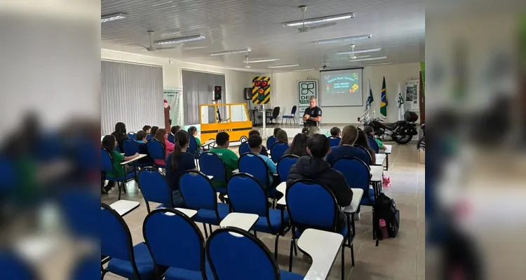 Confira os registros dos alunos no local.