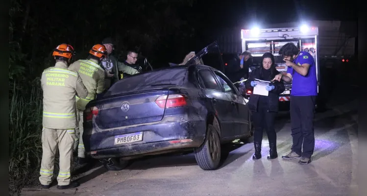 Motorista morre e cinco crianças ficam feridas após grave acidente em Itaiacoca