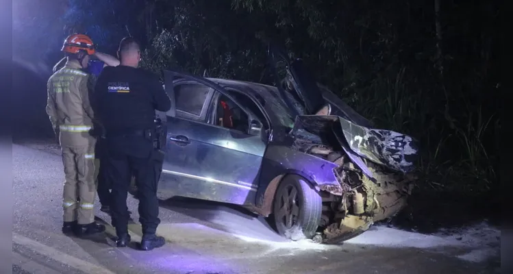 Motorista morre e cinco crianças ficam feridas após grave acidente em Itaiacoca