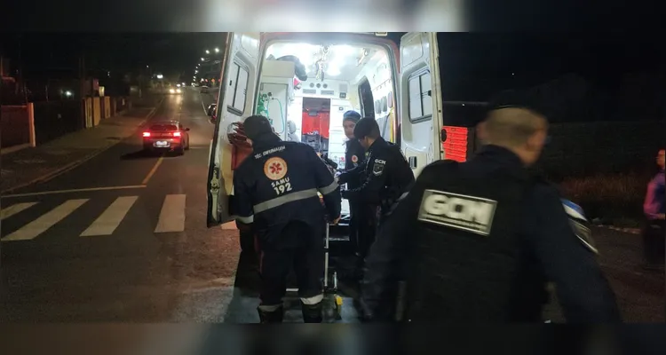 Motociclista fica ferida após colisão com carro de aplicativo em PG