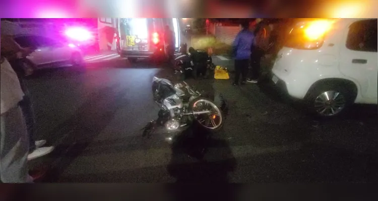 Motociclista fica ferida após colisão com carro de aplicativo em PG