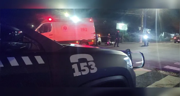 Motociclista fica ferida após colisão com carro de aplicativo em PG