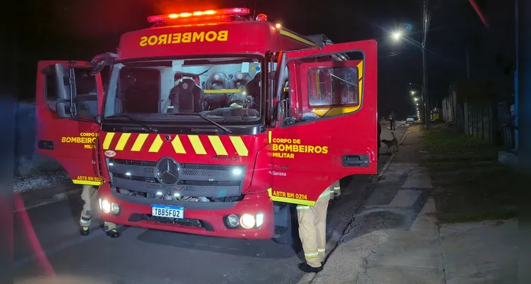 Curto-circuito causa susto e mobiliza bombeiros no Costa Rica 2 em Ponta Grossa