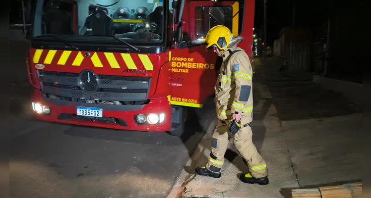 Curto-circuito causa susto e mobiliza bombeiros no Costa Rica 2 em Ponta Grossa