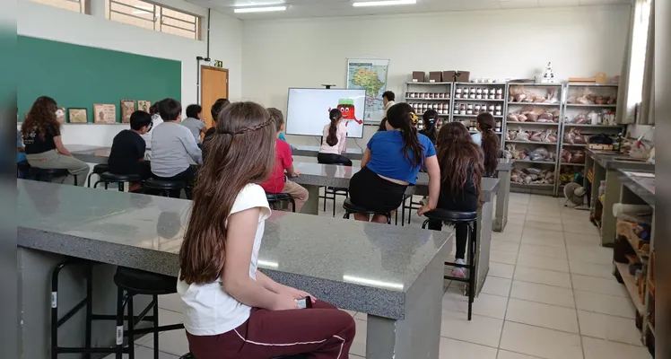 Confira a série de registros do amplo trabalho dentro e fora da sala de aula.