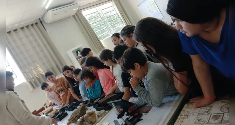 Confira a série de registros do amplo trabalho dentro e fora da sala de aula.