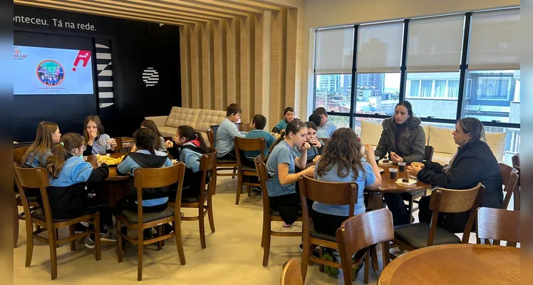 A proposta integra o conjunto de ferramentas e experiências oferecidas pelo Vamos Ler aos municípios, escolas e turmas participantes.