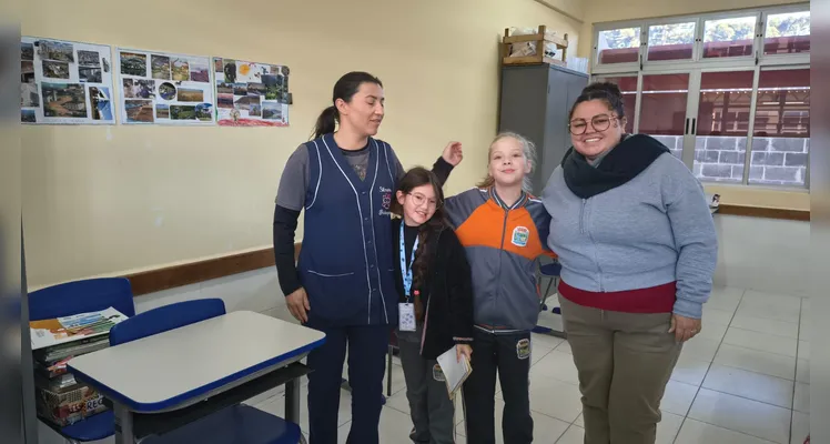 Os alunos realizaram diversas atividades, como a confecção de cartazes, pesquisas relacionadas ao tema, entrevistas e apresentações.