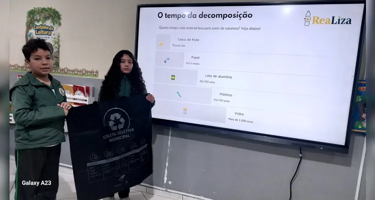 Veja a série de registros do trabalho em sala de aula.