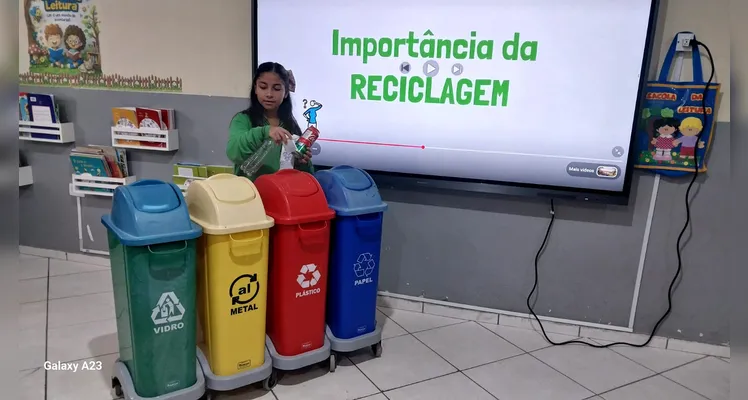 Veja a série de registros do trabalho em sala de aula.