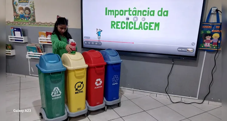 Veja a série de registros do trabalho em sala de aula.