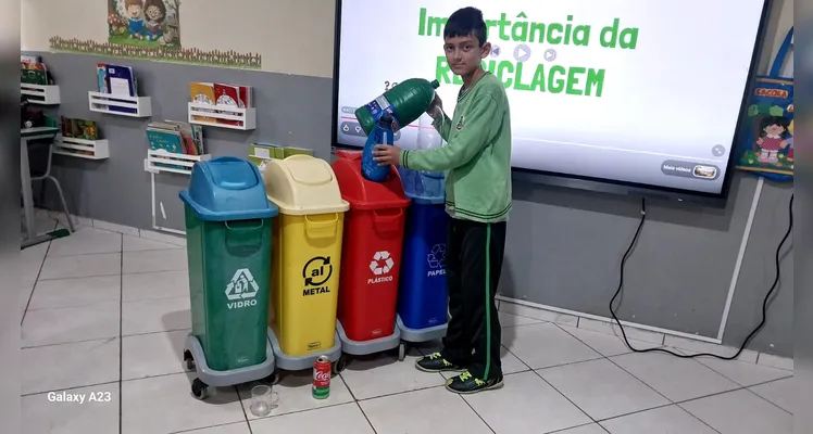 Veja a série de registros do trabalho em sala de aula.