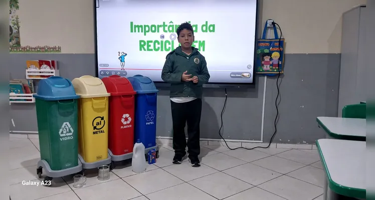 Veja a série de registros do trabalho em sala de aula.