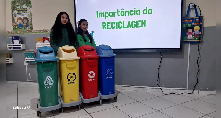 Veja a série de registros do trabalho em sala de aula.