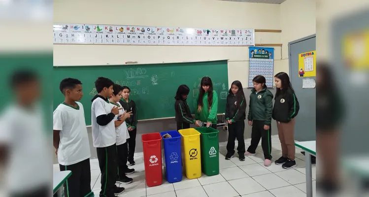 Confira a série de registros do amplo trabalho realizado pelos educandos em várias etapas.