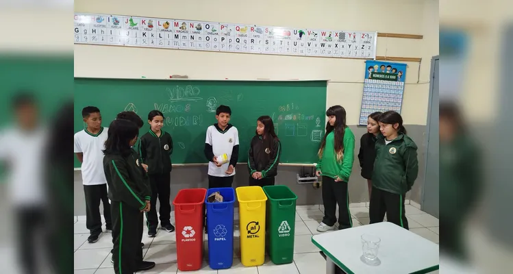 Confira a série de registros do amplo trabalho realizado pelos educandos em várias etapas.