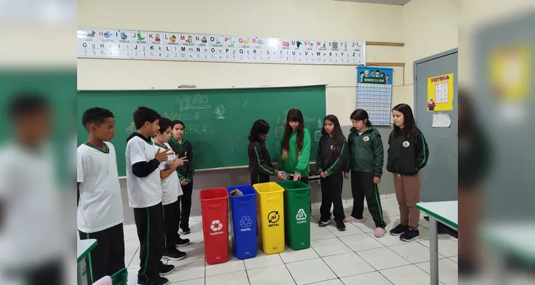 Confira a série de registros do amplo trabalho realizado pelos educandos em várias etapas.