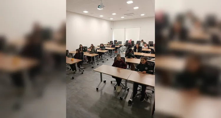 Veja os registros dos estudantes no local.