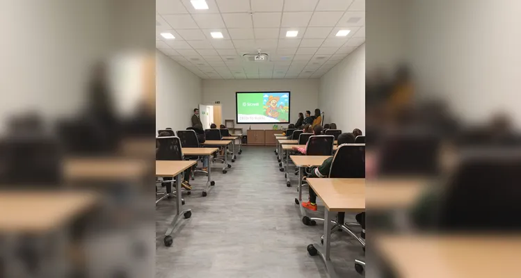 Veja os registros dos estudantes no local.