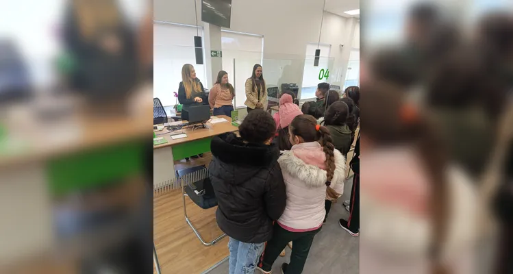 Veja os registros dos estudantes no local.