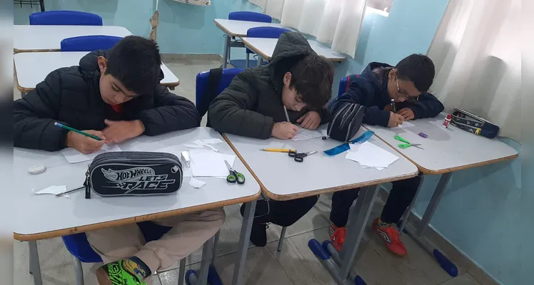Confira a série de registros do amplo trabalho em sala de aula.