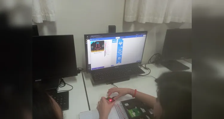 Confira os registros do trabalho com foco na educação digital.