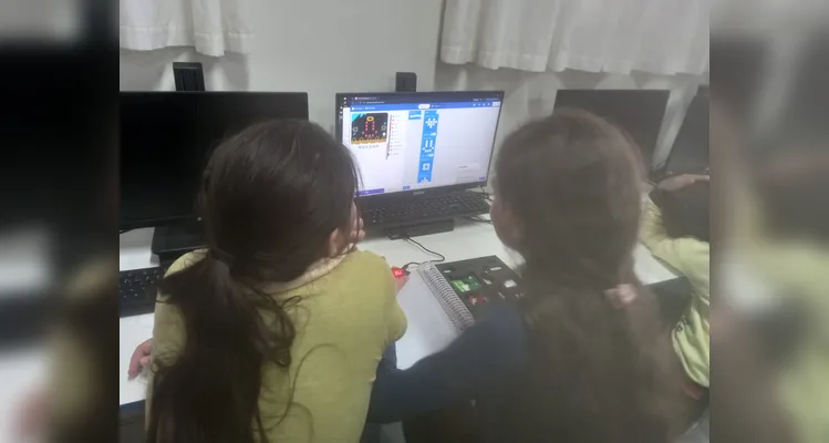 Confira os registros do trabalho com foco na educação digital.